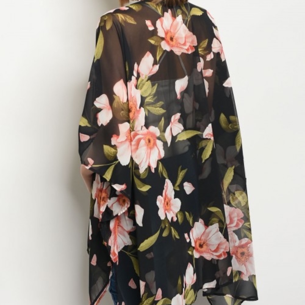 LAST 1! Short sleeve floral print kimono. - Picture 3 of 8